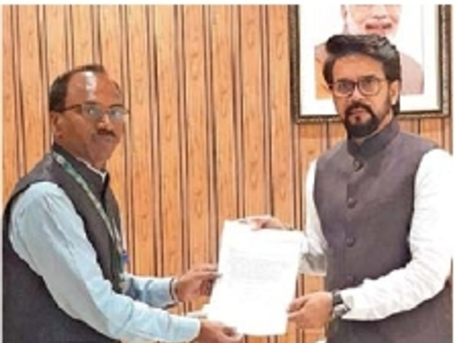 MP Dr. Mannalal Rawat met Anurag Thakur