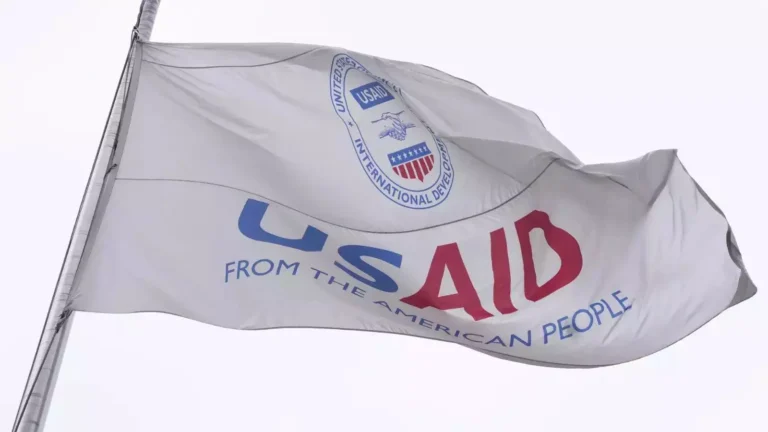 usaid-headquarters-shut-democrats-blocked-from-entering-the-building.jpg