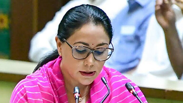 IMG_Diya_Kumari_presents_2_1_60D1R9T1