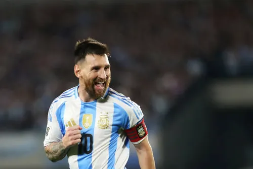 Lionel Messi Equals World Cup Goals Record as Argentina Defeats Algeria 3-0