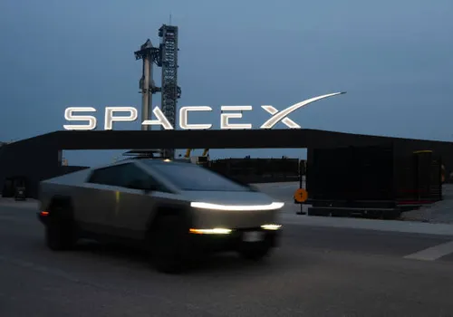 spacex-starship-launch-facility-and-tesla-cybertruck